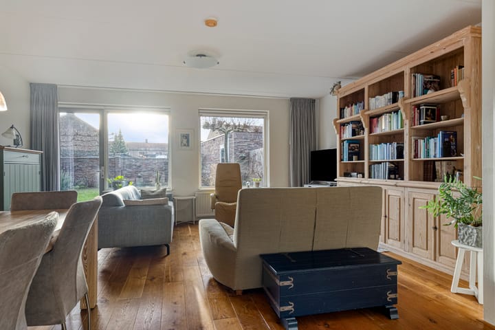 Foto 7 van Van Ostadestraat 64