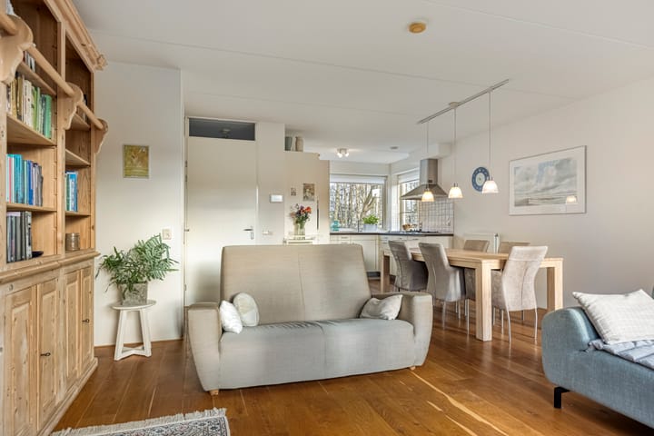 Foto 8 van Van Ostadestraat 64