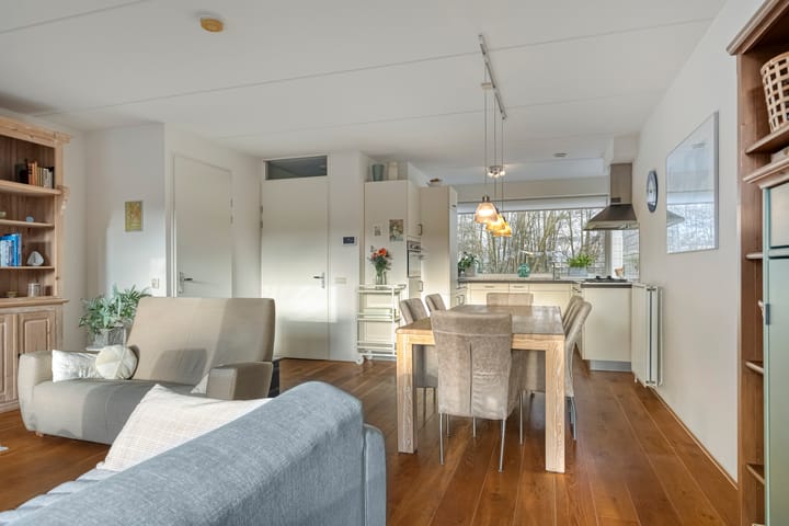 Foto 12 van Van Ostadestraat 64