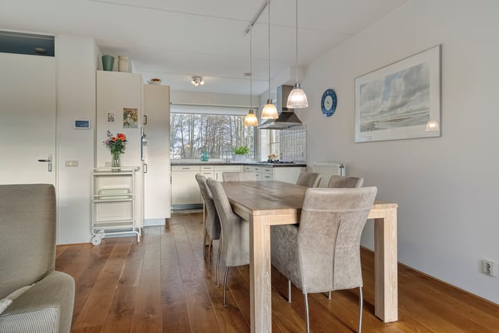 Foto 13 van Van Ostadestraat 64