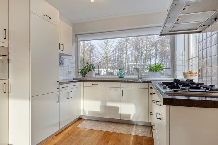 Foto 15 van Van Ostadestraat 64