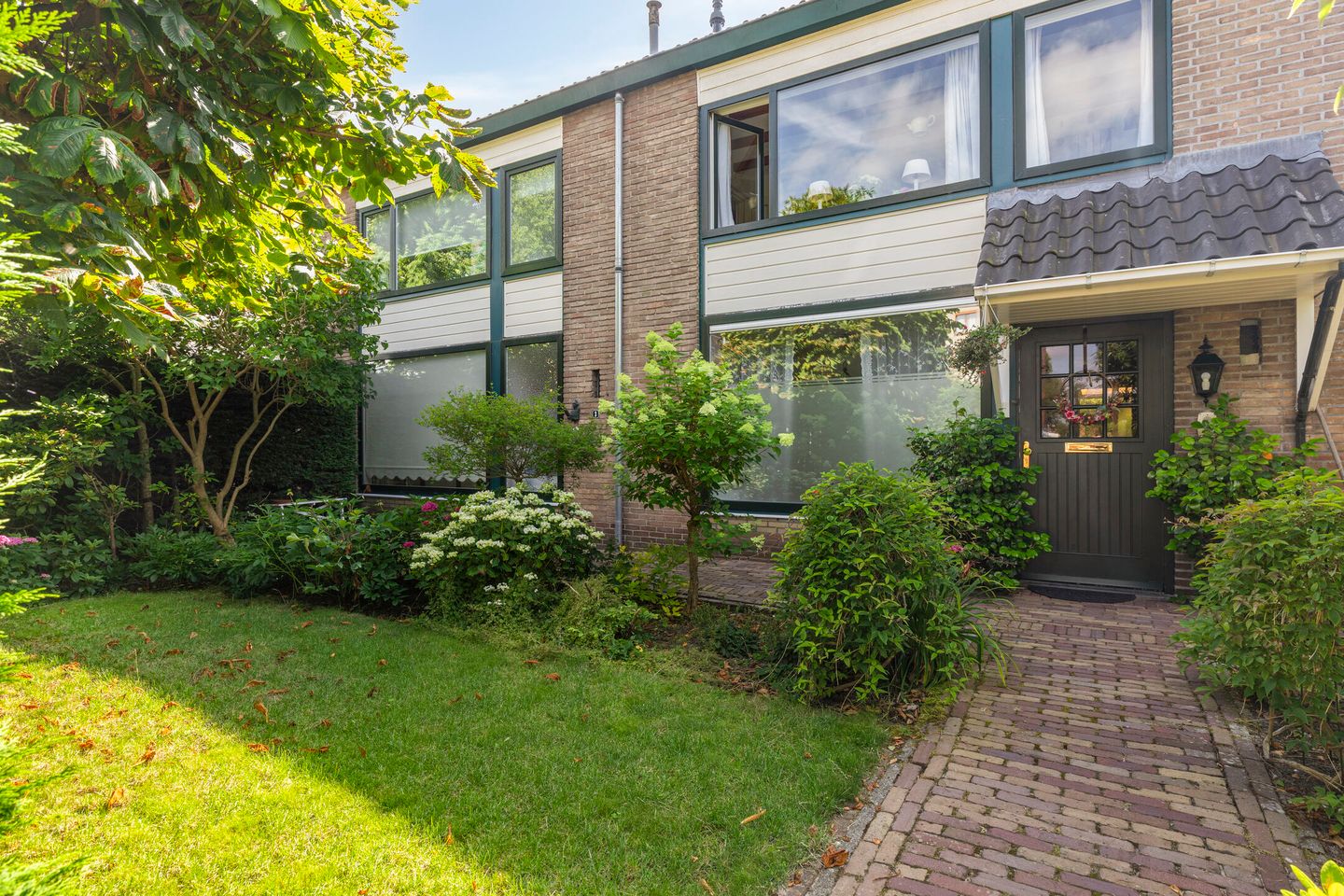 Foto 4 van Lessestraat 1