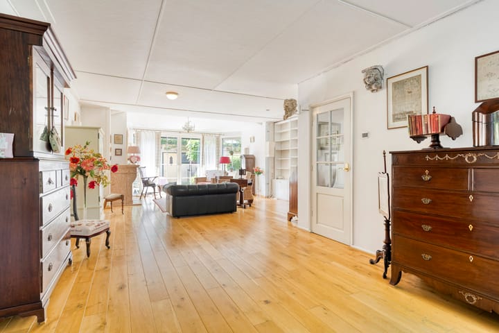 Foto 5 van Lessestraat 1