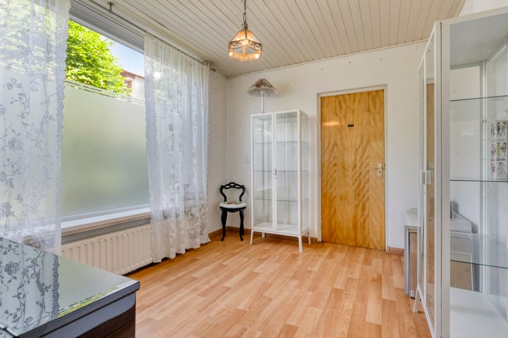 Foto 12 van Lessestraat 1