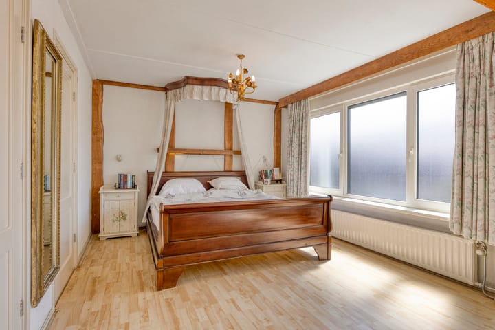 Foto 26 van Lessestraat 1