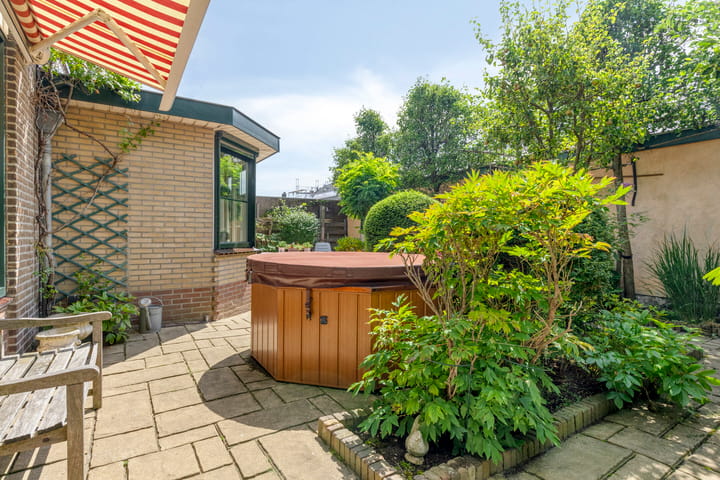 Foto 36 van Lessestraat 1