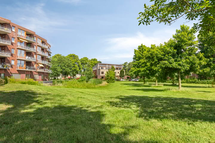 Foto 45 van Lessestraat 1