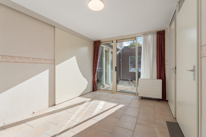 Foto 13 van J.J. Slauerhoffstraat 76