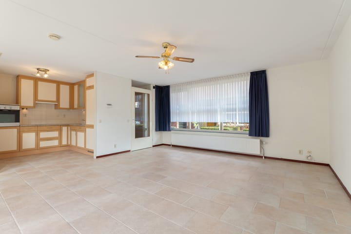 Foto 16 van J.J. Slauerhoffstraat 76