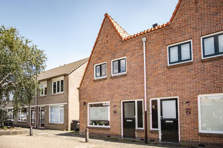 Foto 1 van Jan van den Bergstraat 15