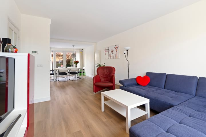 Photo 4 of Charlotte de Bourbonstraat 9