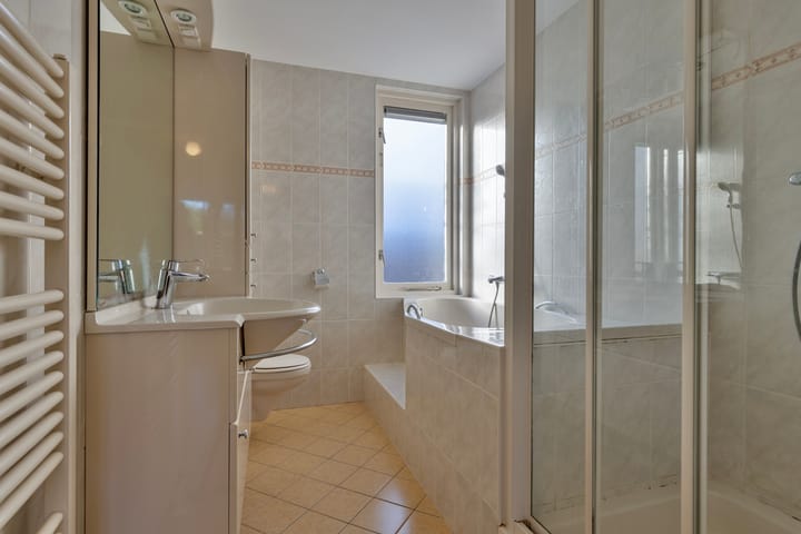 Foto 18 van Veenweidestraat 31