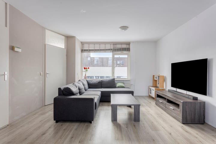 Photo 3 of Haarspitstraat 32