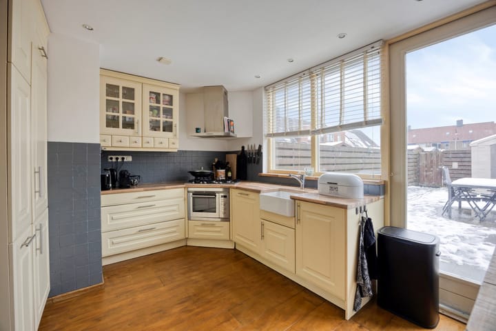 Foto 4 van Boterbloem 137