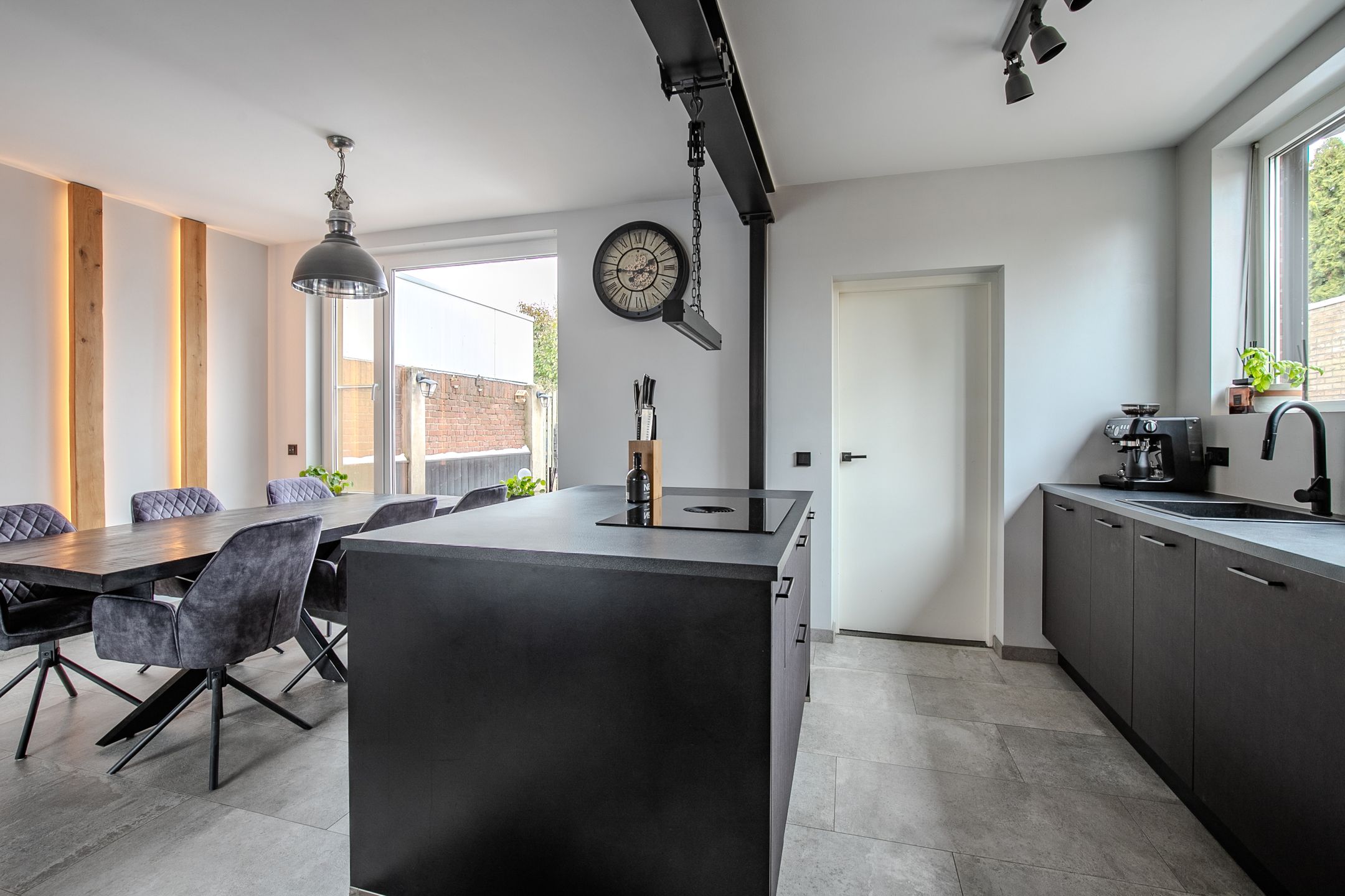 Foto 9 van Bernhardstraat 11