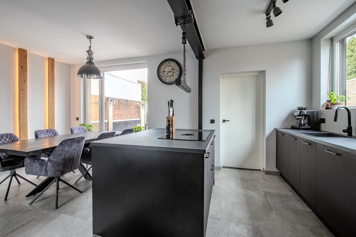 Foto 9 van Bernhardstraat 11