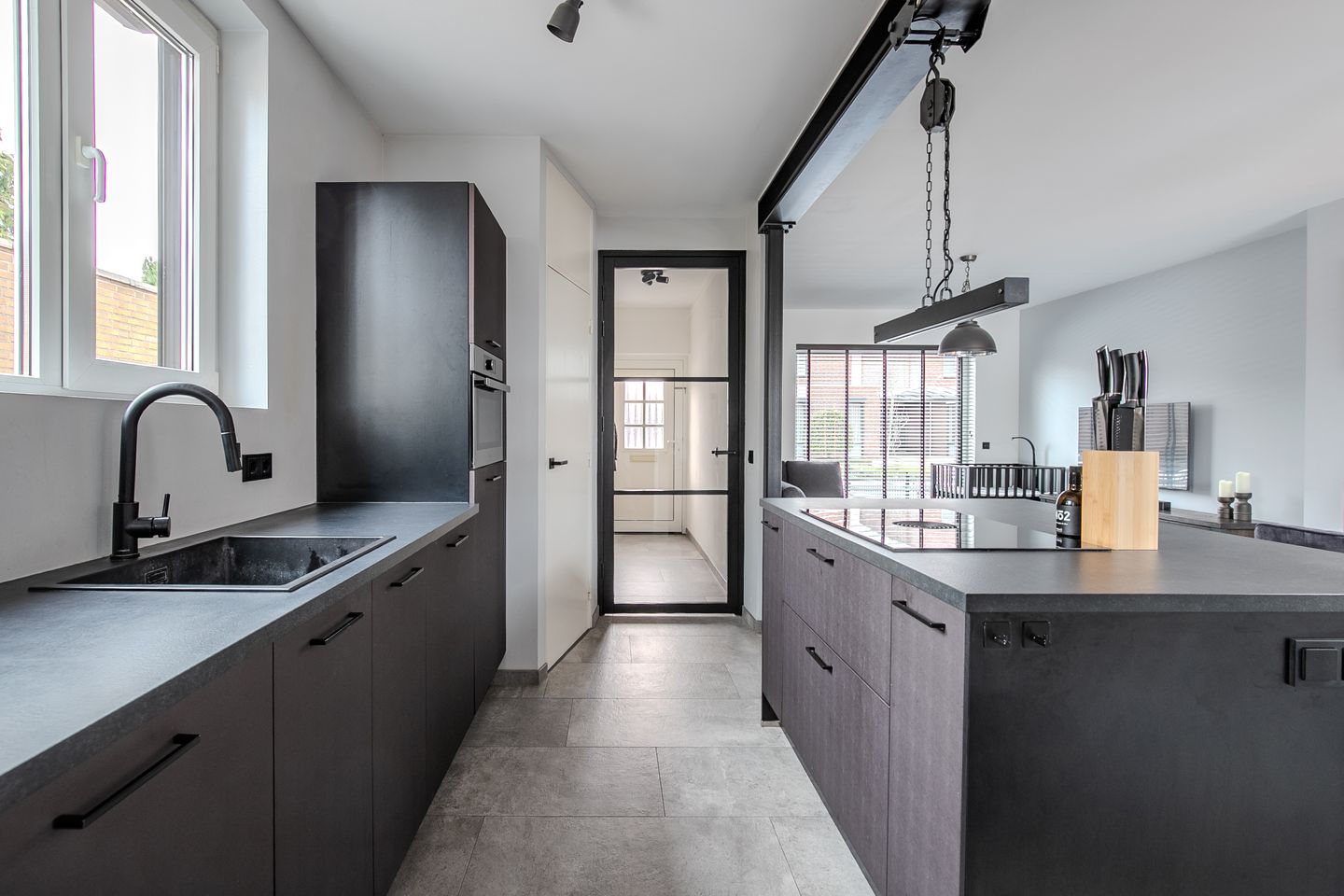 Foto 10 van Bernhardstraat 11