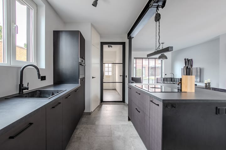 Foto 10 van Bernhardstraat 11