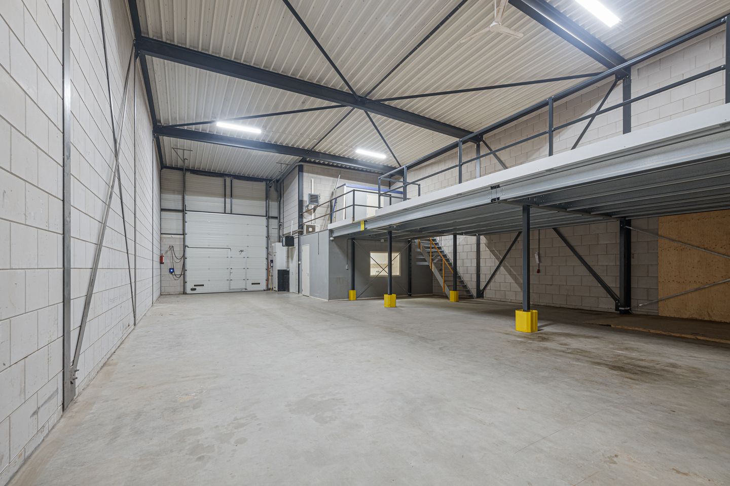 View photo 3 of Aventurijn 1004