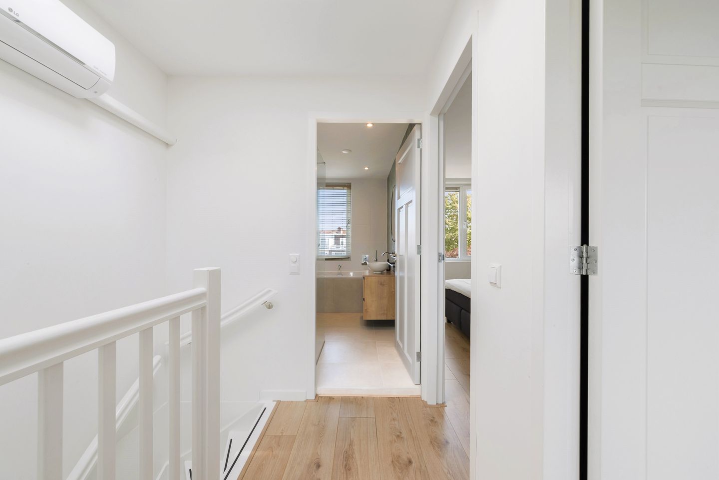 Photo 25 of Dr. Schaepmanstraat 81