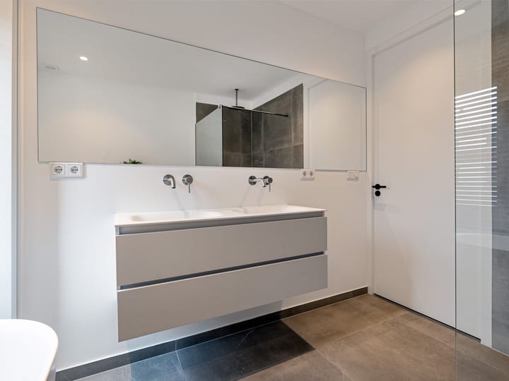 Foto 27 van Rijksweg Zuid 107-A