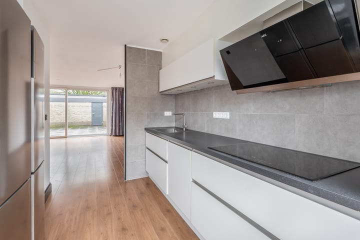 Foto 12 van Clara Wichmannstraat 27