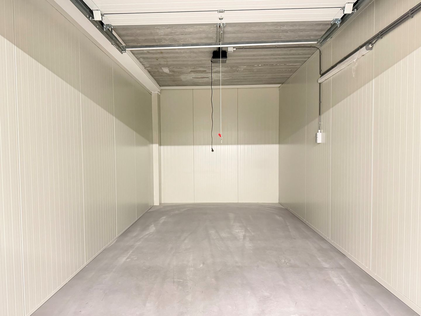 View photo 2 of Steur 258