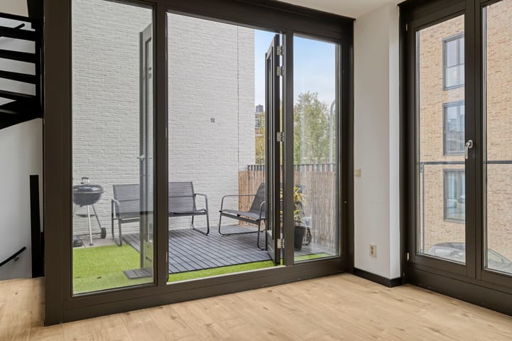 Foto 10 van Voltastraat 148