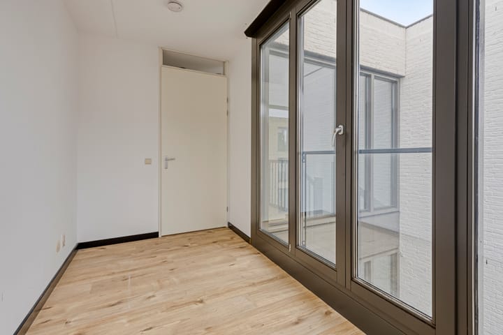 Foto 17 van Voltastraat 148