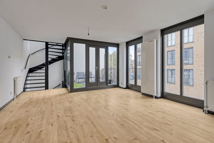 Foto 9 van Voltastraat 148