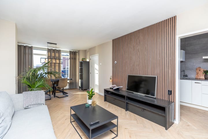 Photo 12 of Van Kinschotstraat 27