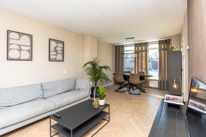 Photo 13 of Van Kinschotstraat 27