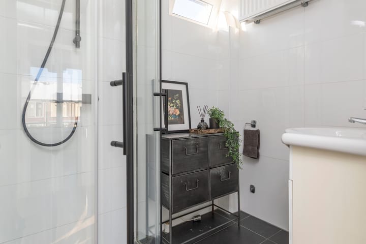 Photo 19 of Van Kinschotstraat 27