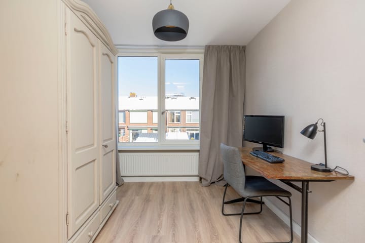 Photo 25 of Van Kinschotstraat 27