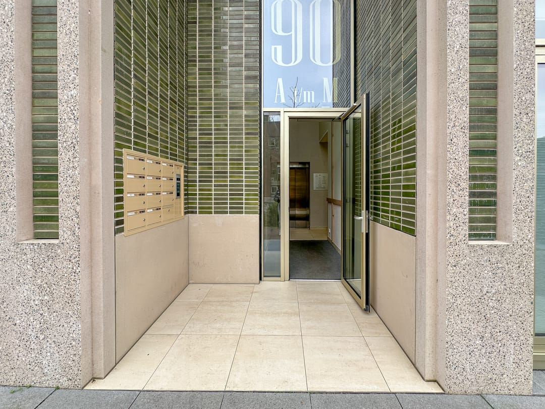 Foto 2 van Madridstraat 90-K