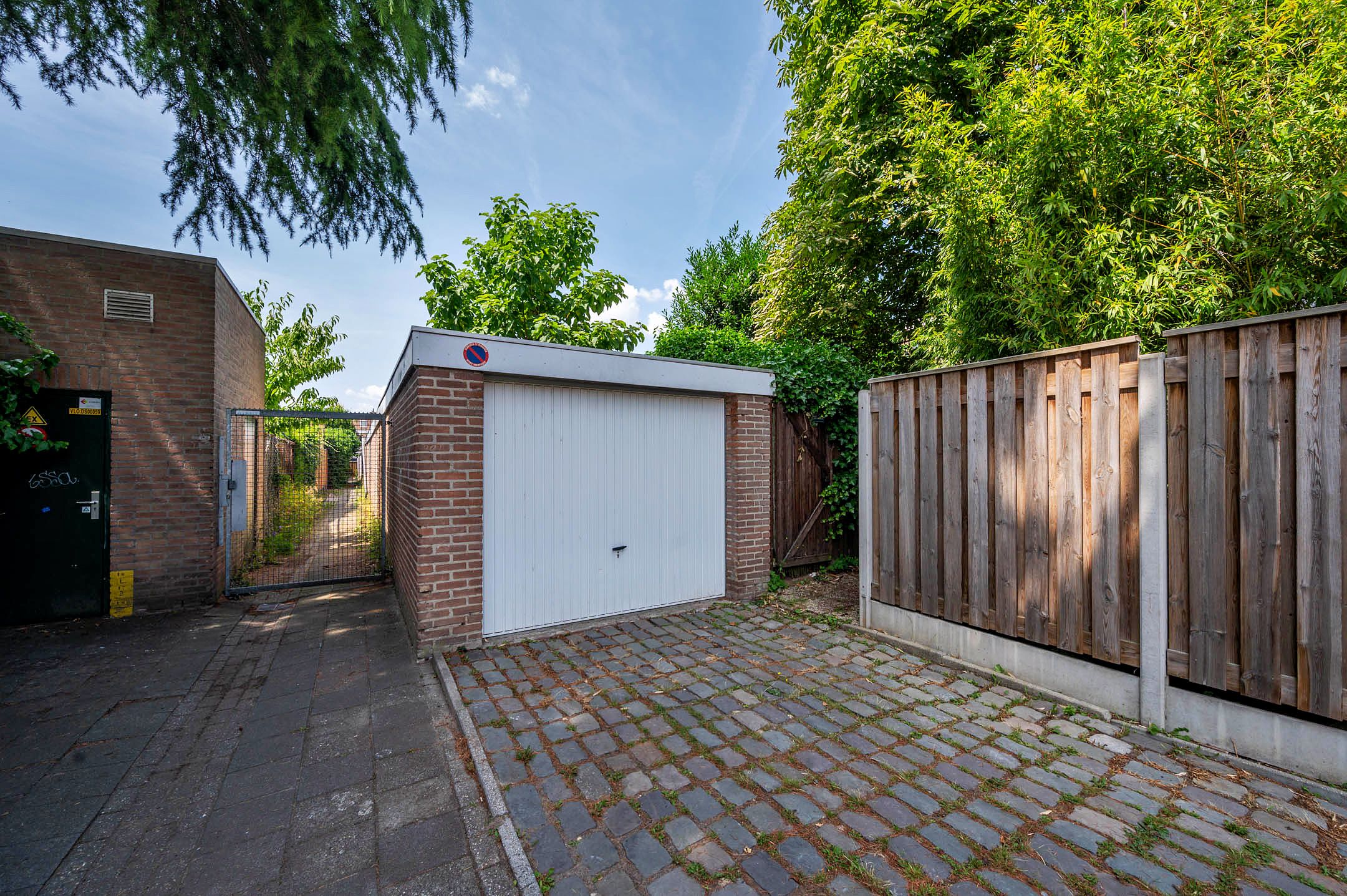 Foto 48 van Bisschop Schrijnenstraat 36