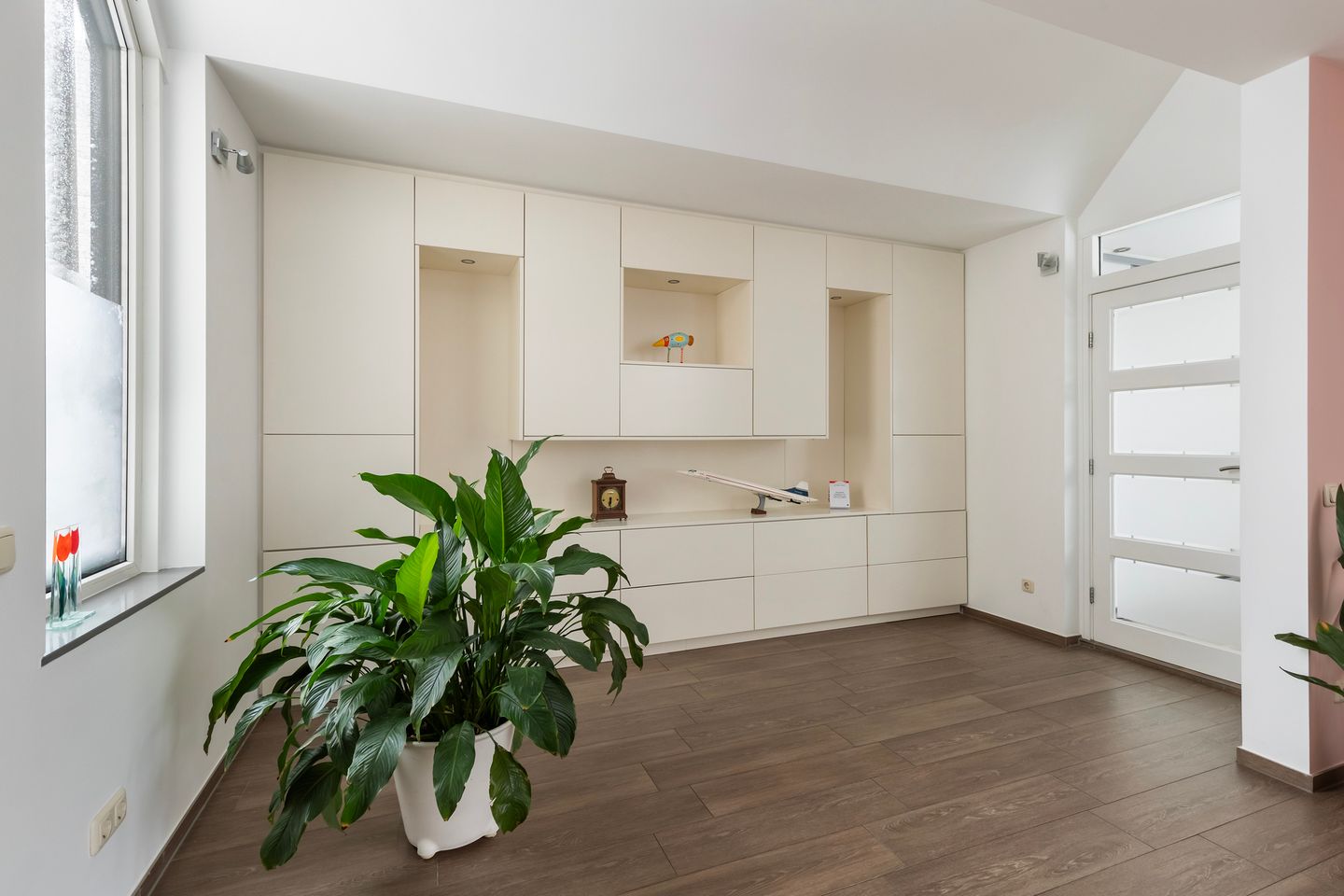 Photo 4 of Van Brerostraat 2