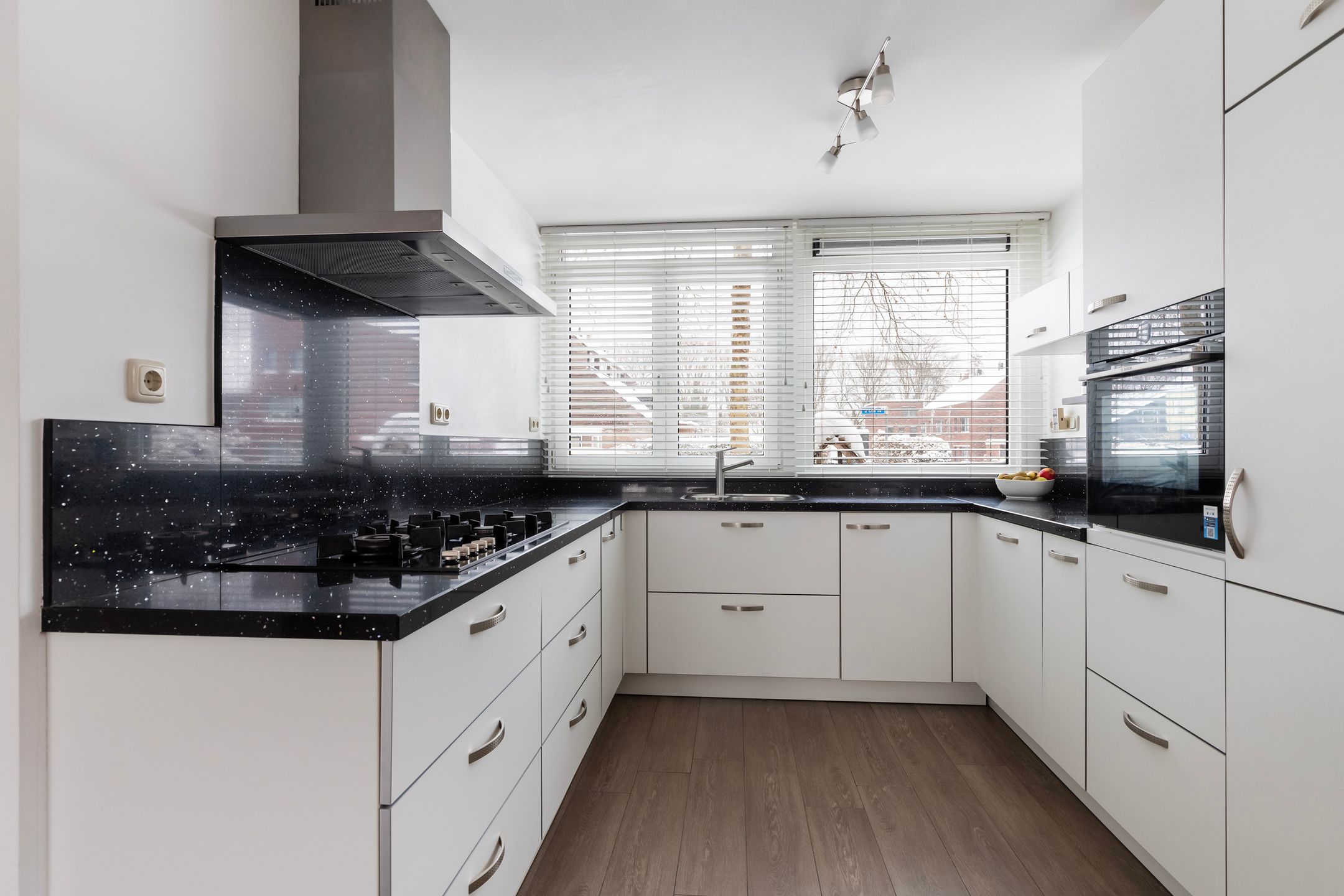 Photo 12 of Van Brerostraat 2