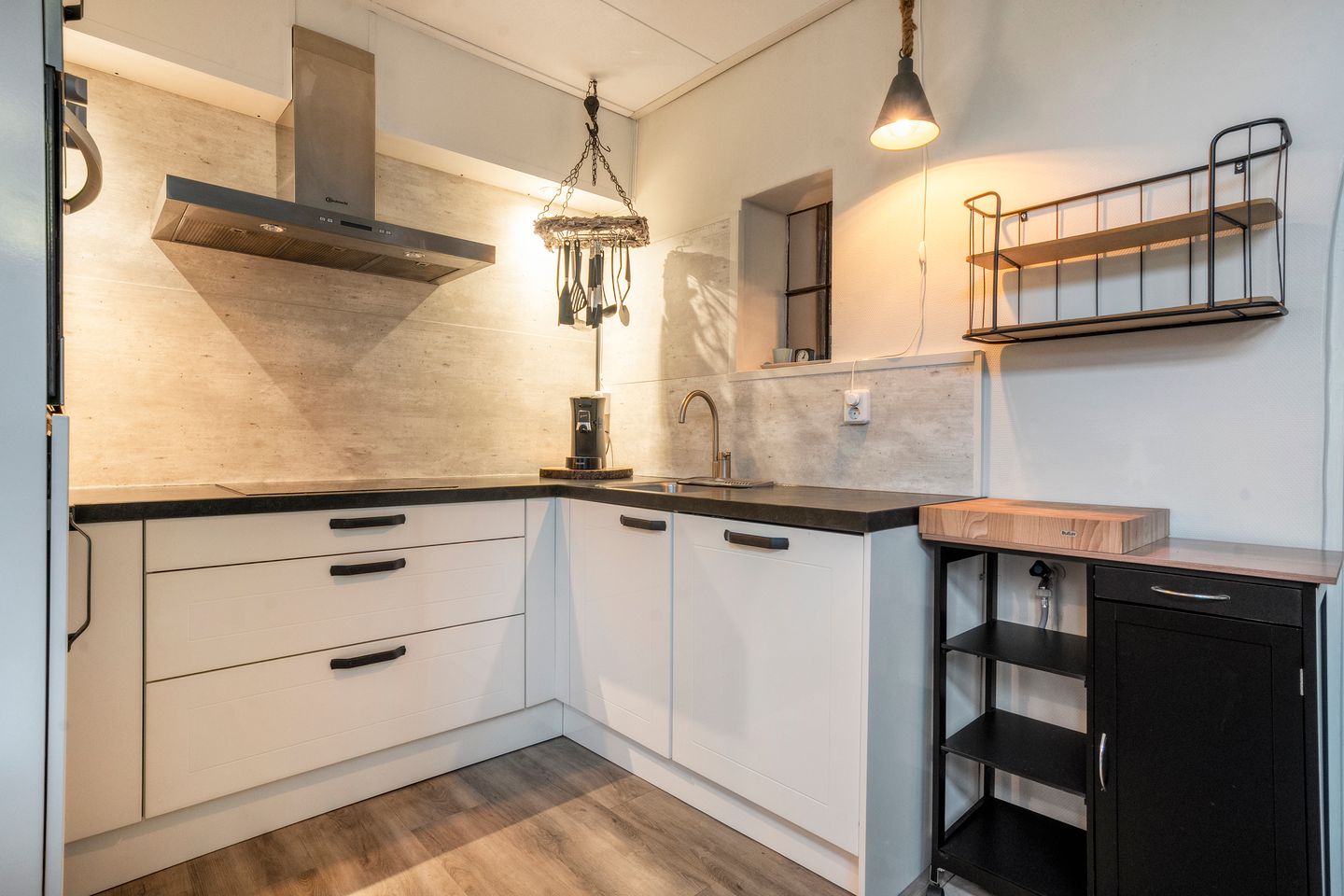 Photo 14 of Wethouder E. van Dronkelaarplein 8