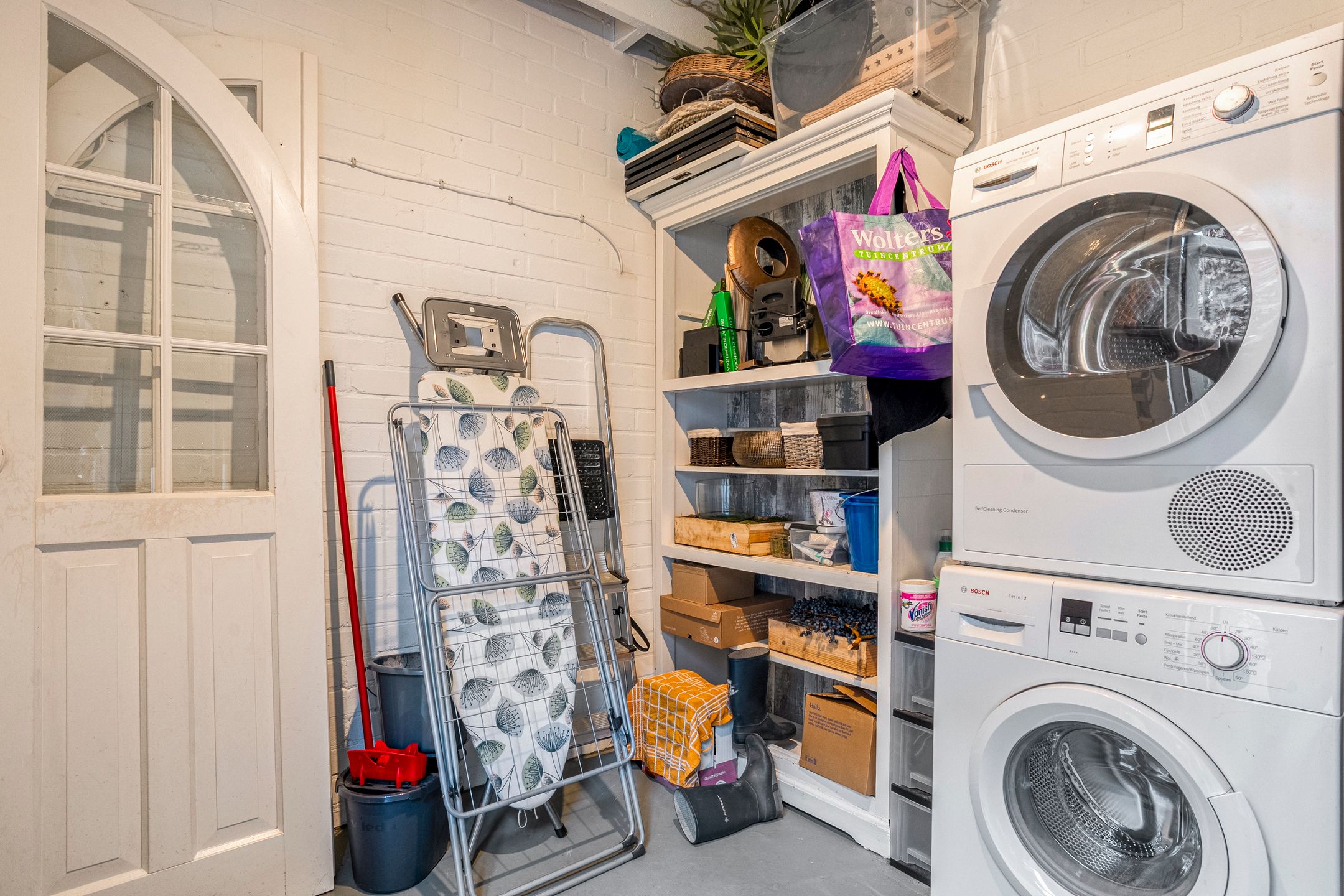 Photo 18 of Wethouder E. van Dronkelaarplein 8