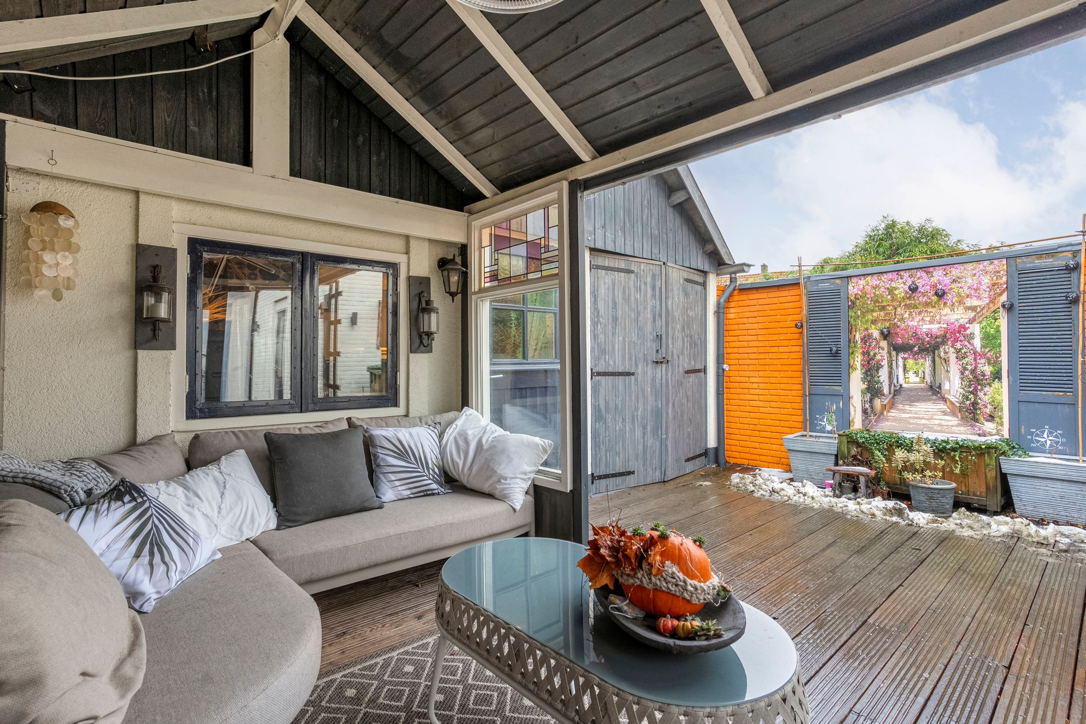 Photo 33 of Wethouder E. van Dronkelaarplein 8