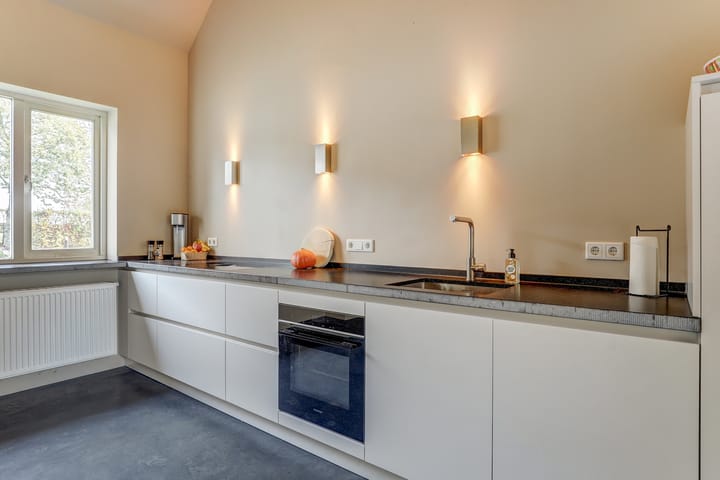 Photo 3 of Schandelo 10