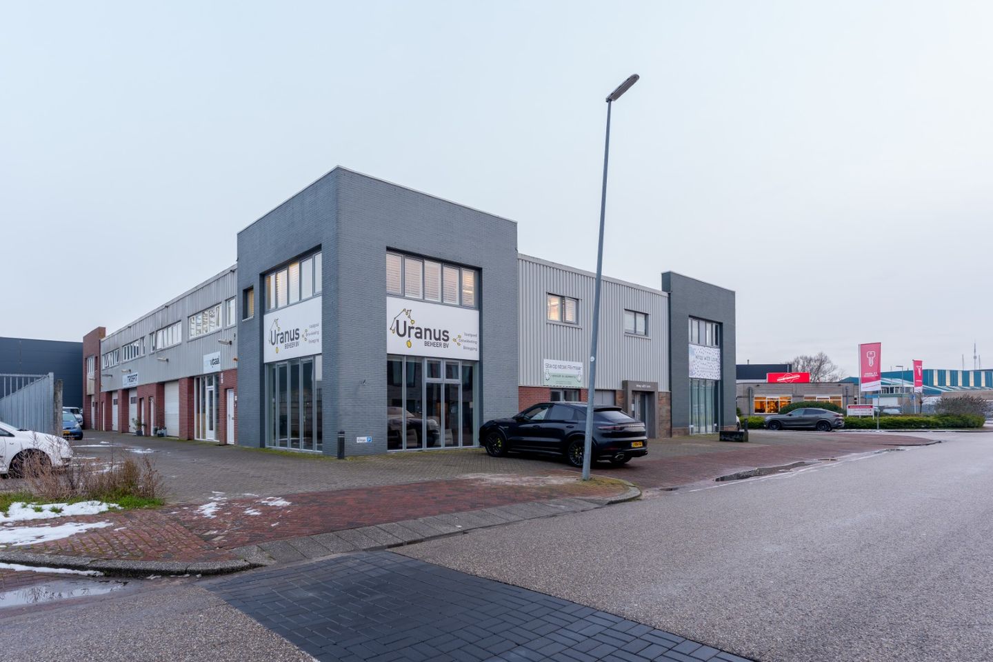 Bekijk foto 1 van Prof.van der Waalsstraat 3-B