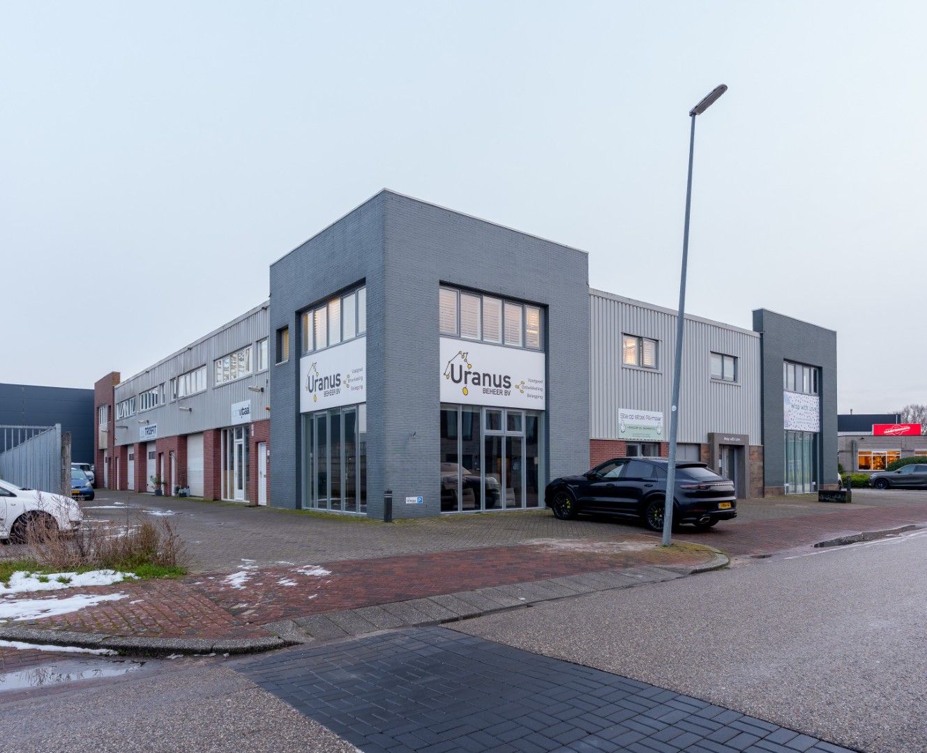 Bekijk foto 2 van Prof.van der Waalsstraat 3-B
