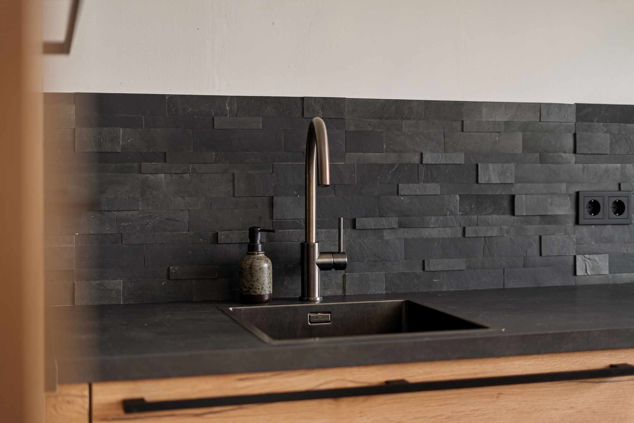 Photo 6 of Vogelwikke 91