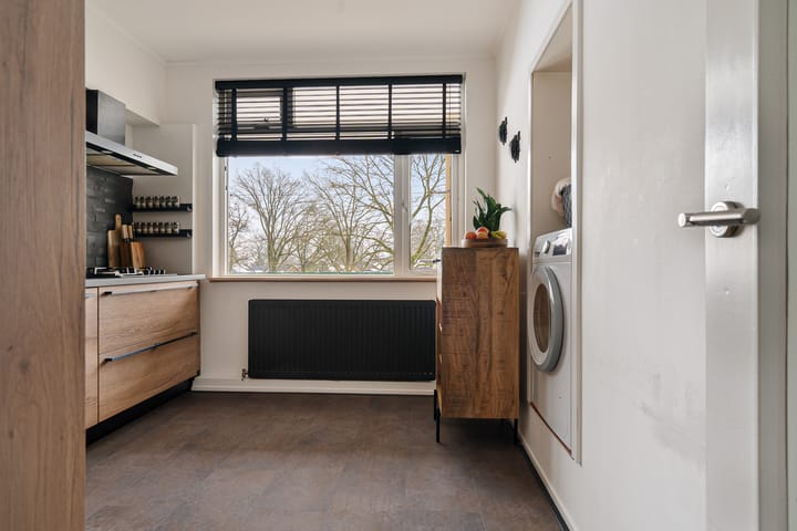 Photo 7 of Vogelwikke 91