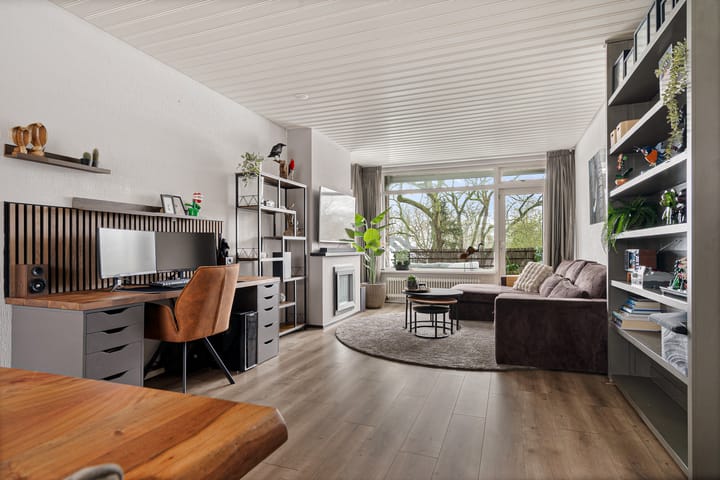 Photo 10 of Vogelwikke 91