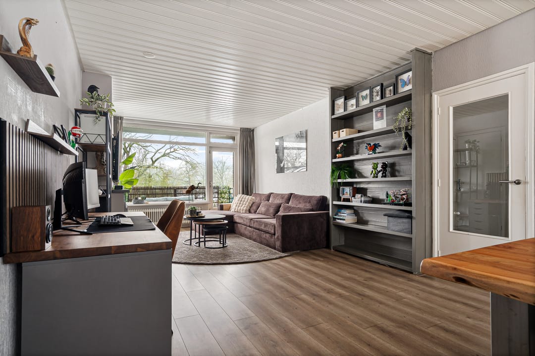 Photo 11 of Vogelwikke 91