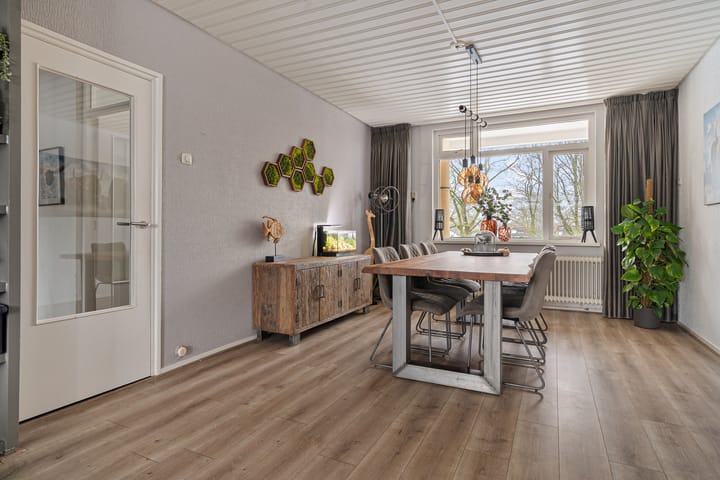 Photo 19 of Vogelwikke 91