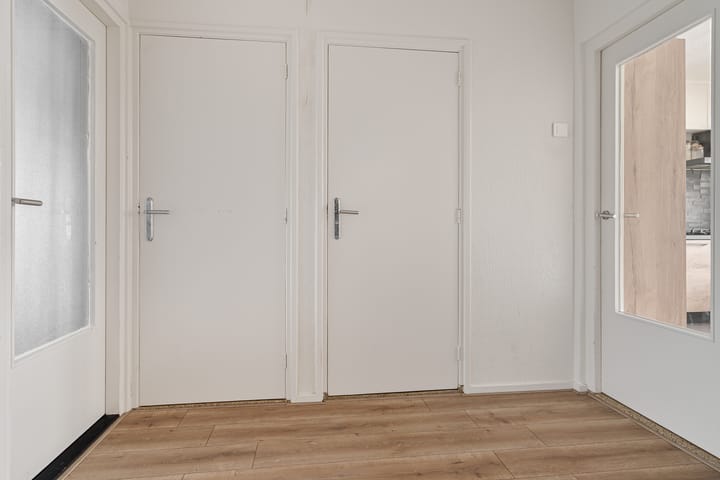 Photo 28 of Vogelwikke 91